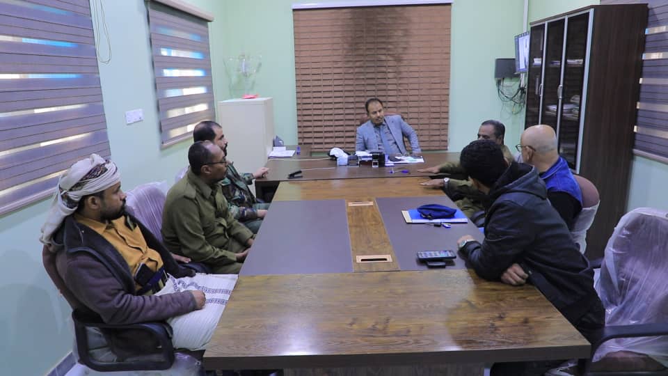 الوكيل العامري يتفقد عدداً من الإدارات الأمنية والأجهزة النيابية والخدمية ويؤكد على تسريع الإجراءات وتعزيز تطبيع الحياة الوكيل العامري يتفقد عدداً من الإدارات الأمنية والأجهزة النيابية والخدمية ويؤكد على تسريع الإجراءات وتعزيز تطبيع الحياة