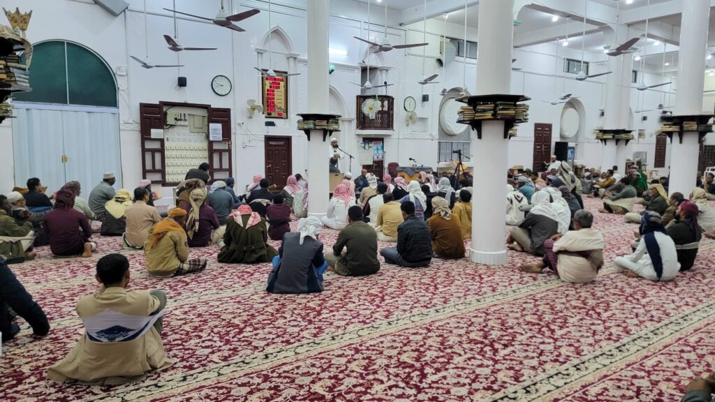 محاضرة دينية في جامع القطن بوادي حضرموت ضمن زيارات مشائخ أهل السنة من عدن محاضرة دينية في جامع القطن بوادي حضرموت ضمن زيارات مشائخ أهل السنة من عدن