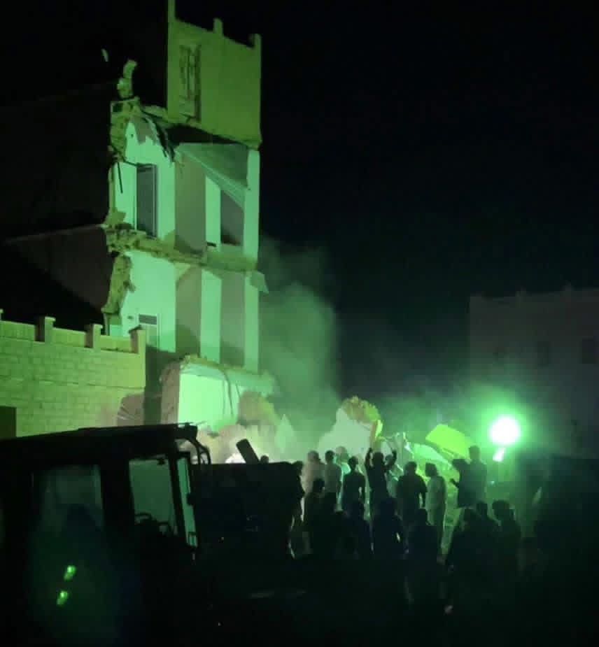 محافظ حضرموت يوجه بتكثيف عمليات الإنقاذ ورعاية ضحايا انهيار مبنى سكني في مديرية رخية محافظ حضرموت يوجه بتكثيف عمليات الإنقاذ ورعاية ضحايا انهيار مبنى سكني في مديرية رخية