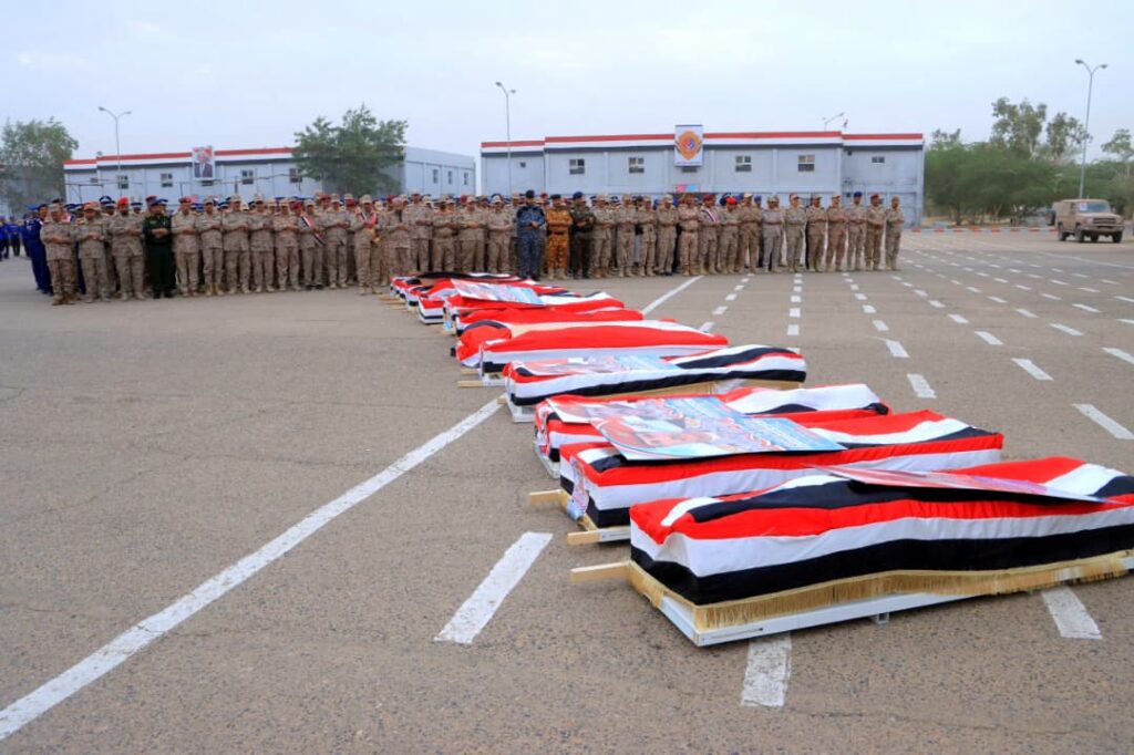 تشييع رسمي وشعبي بمأرب لعدد من شهداء الواجب بالمنطقة العسكرية الأولى تشييع رسمي وشعبي بمأرب لعدد من شهداء الواجب بالمنطقة العسكرية الأولى