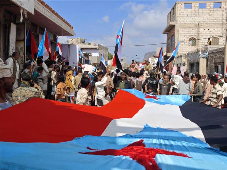 اخبار وتقارير - لحج.. مسيرة حاشدة في المسيمير دعماً لخطوات الانتقالي والمطالبة باعلان دولة الجنوب اخبار وتقارير - لحج.. مسيرة حاشدة في المسيمير دعماً لخطوات الانتقالي والمطالبة باعلان دولة الجنوب