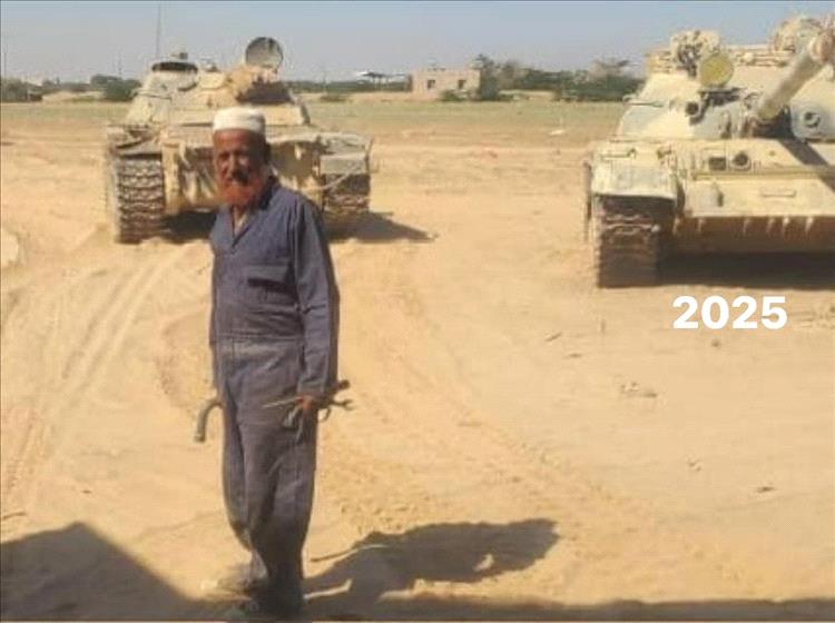 خبر في صورة - بعد 31 عاماً… مهندس دبابات جنوبي يستلم الورشة العسكرية التي خدم بها في التسعينات بوادي حضرموت خبر في صورة - بعد 31 عاماً… مهندس دبابات جنوبي يستلم الورشة العسكرية التي خدم بها في التسعينات بوادي حضرموت