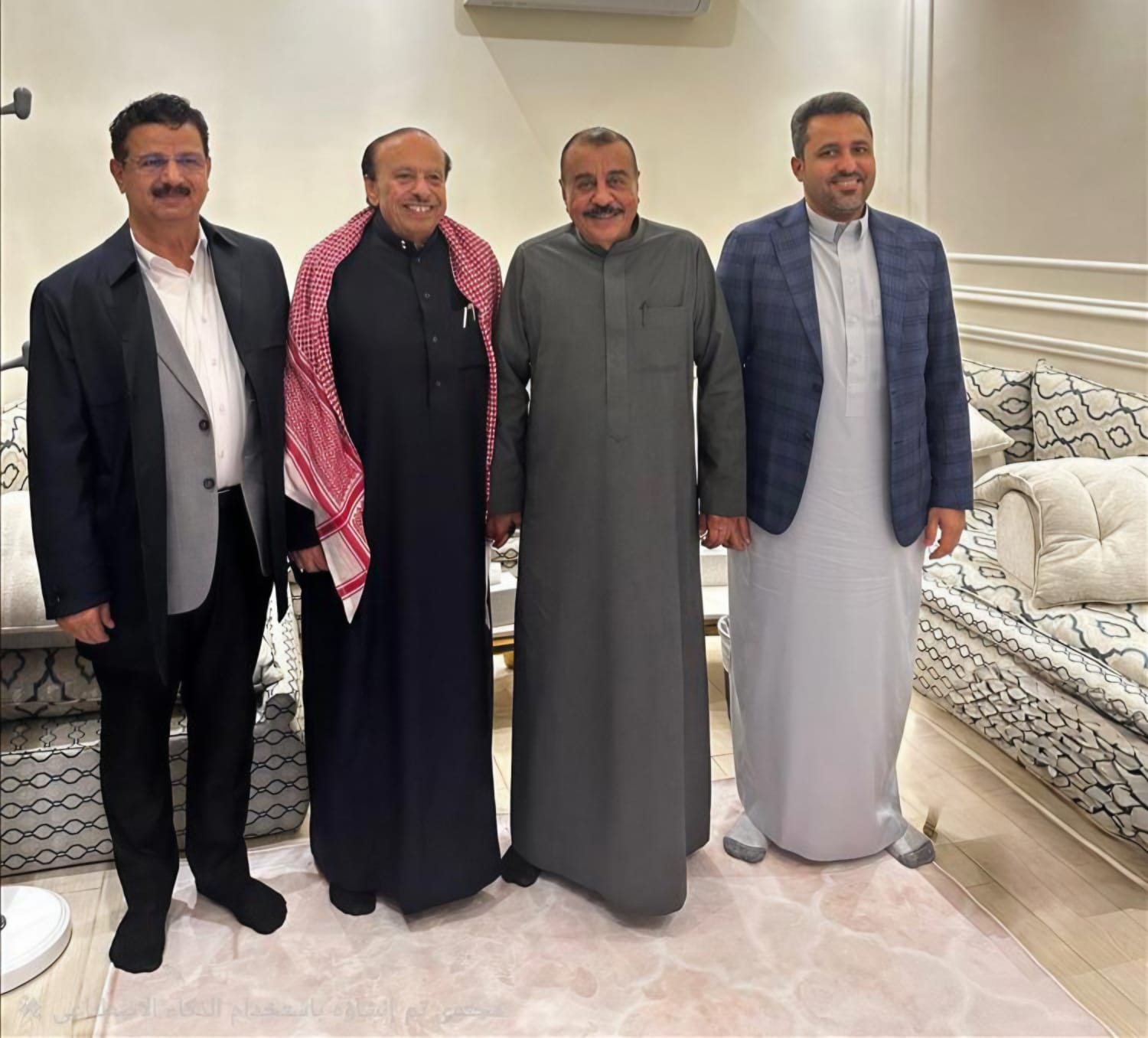 الفريق ناصر منصور هادي يستقبل عددًا من القيادات الجنوبية في العاصمة السعودية الرياض - الفريق ناصر منصور هادي يستقبل عددًا من القيادات الجنوبية في العاصمة السعودية الرياض -