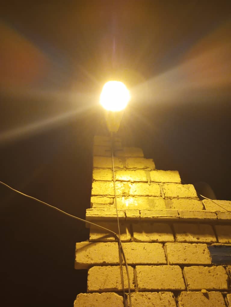 *تأهباً لشهر رمضان الفضيل .. مكتب الأشغال بالشحر يواصل حملة صيانة الإنارة في قرئ وأرياف المديرية *تأهباً لشهر رمضان الفضيل .. مكتب الأشغال بالشحر يواصل حملة صيانة الإنارة في قرئ وأرياف المديرية