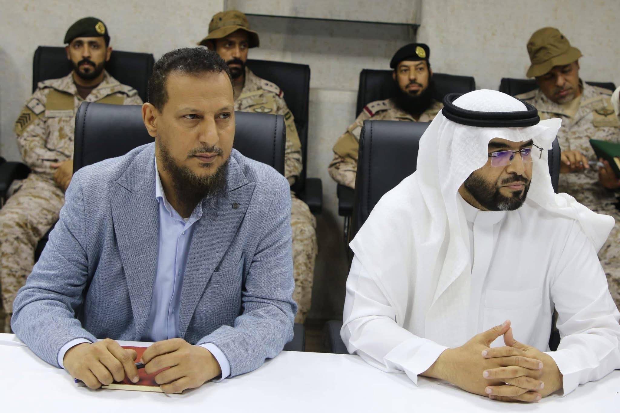 سكان عدن يرحبون بخطوة إخراج المعسكرات من المدينة - سكان عدن يرحبون بخطوة إخراج المعسكرات من المدينة -