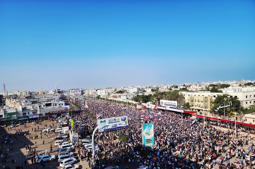 صور أولية للحشود الجماهيرية في مليونية تأييد الإعلان الدستوري الجنوبي بعدن - صور أولية للحشود الجماهيرية في مليونية تأييد الإعلان الدستوري الجنوبي بعدن -