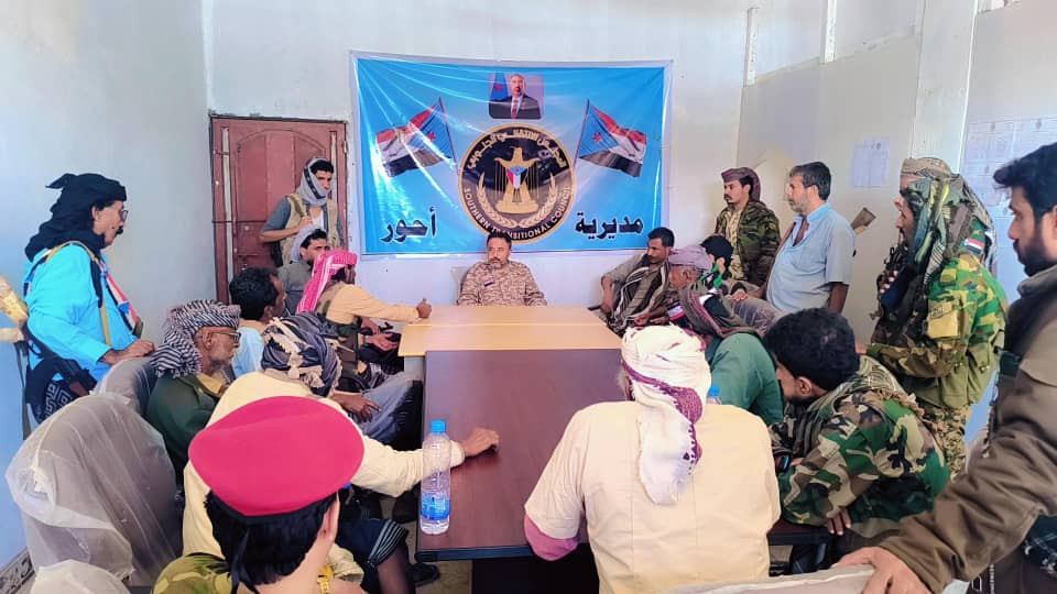 رئيس انتقالي أبين يتفقد النقاط الأمنية والعسكرية بأحور - رئيس انتقالي أبين يتفقد النقاط الأمنية والعسكرية بأحور -