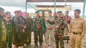 قيادات من الحزام الأمني ومكافحة (...) يتفقدون النقاط الأمنية في أبين للاطلاع على مستوى الجاهزية - قيادات من الحزام الأمني ومكافحة (...) يتفقدون النقاط الأمنية في أبين للاطلاع على مستوى الجاهزية -