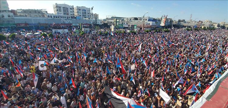 اخبار وتقارير - صور - مشاهدة جوية من مليونية تأييد الإعلان الدستوري بالعاصمة عدن اخبار وتقارير - صور - مشاهدة جوية من مليونية تأييد الإعلان الدستوري بالعاصمة عدن