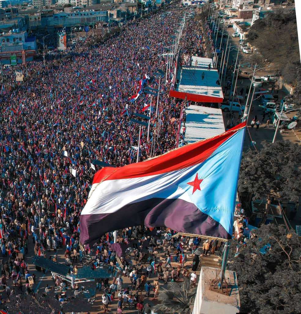 حشد مليوني غير مسبوق في عدن تأييدًا للإعلان الدستوري ودعمًا للمجلس الانتقالي الجنوبي "صور" حشد مليوني غير مسبوق في عدن تأييدًا للإعلان الدستوري ودعمًا للمجلس الانتقالي الجنوبي "صور"