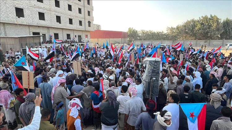 اخبار وتقارير - تظاهرة حاشدة في المهرة تأييداً للمجلس الانتقالي واستعادة الدولة الجنوبية (صور) اخبار وتقارير - تظاهرة حاشدة في المهرة تأييداً للمجلس الانتقالي واستعادة الدولة الجنوبية (صور)