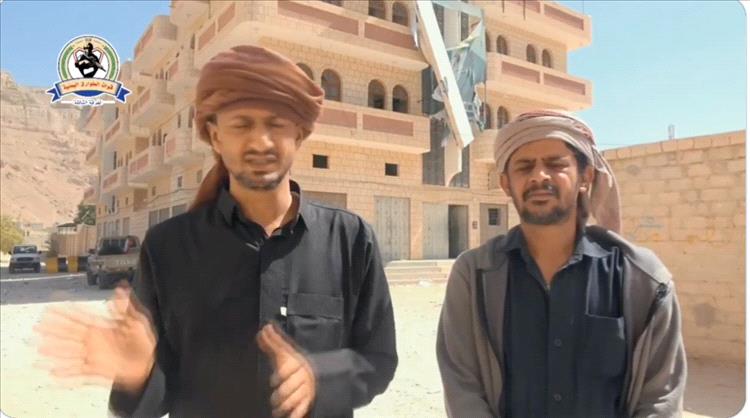 قوات الطوارئ تُسلّم مبنى خاصًا إلى مالكه في سيئون عقب إخلائه من قبل المجلس الانتقالي (المنحل) قوات الطوارئ تُسلّم مبنى خاصًا إلى مالكه في سيئون عقب إخلائه من قبل المجلس الانتقالي (المنحل)