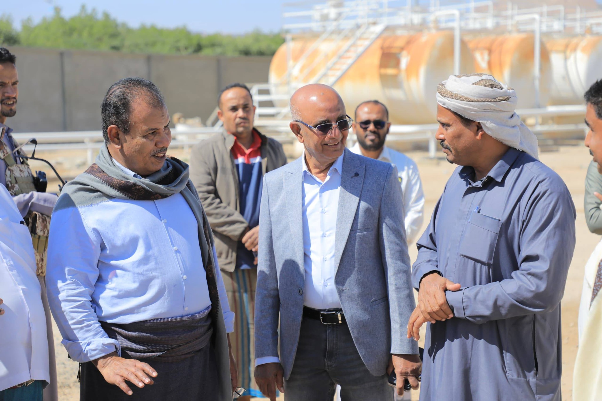 وكيل محافظة حضرموت يطّلع على آخر التجهيزات لاستقبال أولى رحلات مطار سيئون بعد إعادة تشغيله وكيل محافظة حضرموت يطّلع على آخر التجهيزات لاستقبال أولى رحلات مطار سيئون بعد إعادة تشغيله