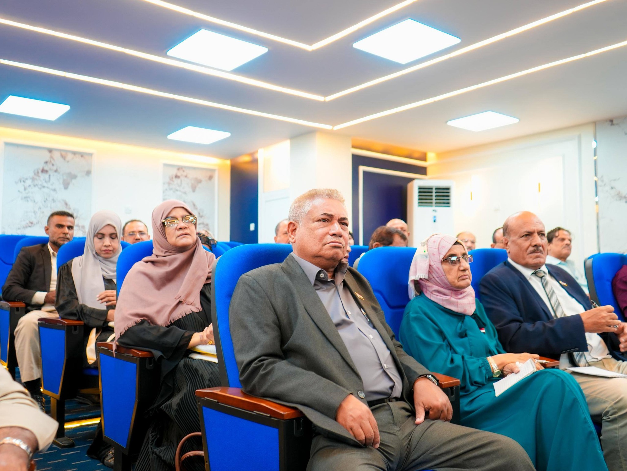 بيان صادر عن الاجتماع الاستثنائي الطارئ للجمعية الوطنية ومجلس المستشارين والأمانة العامة بالمجلس الانتقالي الجنوبي "صور" - بيان صادر عن الاجتماع الاستثنائي الطارئ للجمعية الوطنية ومجلس المستشارين والأمانة العامة بالمجلس الانتقالي الجنوبي "صور" -