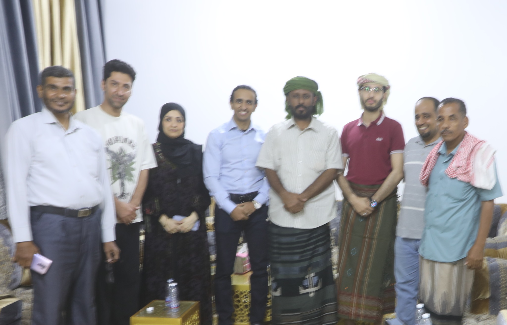 الشيخ عمرو بن حبريش يلتقي بالمكلا مجموعة من الحقوقيين والباحثين في مجال حقوق الإنسان الشيخ عمرو بن حبريش يلتقي بالمكلا مجموعة من الحقوقيين والباحثين في مجال حقوق الإنسان