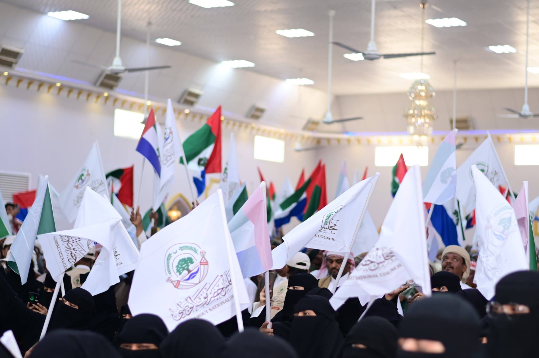 في اللقاء الموسع الذي نظمه مجلس حضرموت الوطني في اللقاء الموسع الذي نظمه مجلس حضرموت الوطني