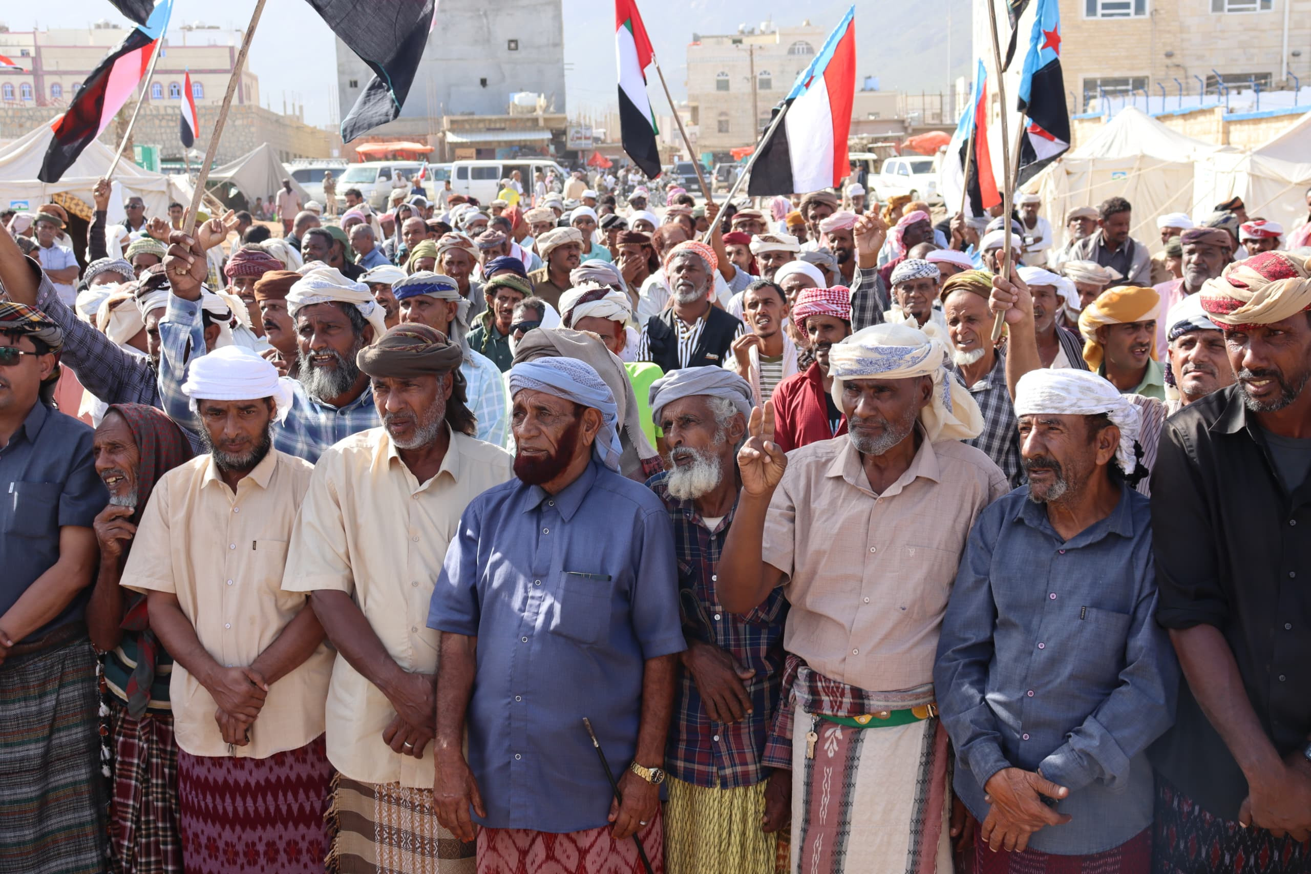 احتشاد جماهيري واسع في ساحة الاعتصام بسقطرى يؤكد التمسك بالمطالب الجنوبية احتشاد جماهيري واسع في ساحة الاعتصام بسقطرى يؤكد التمسك بالمطالب الجنوبية