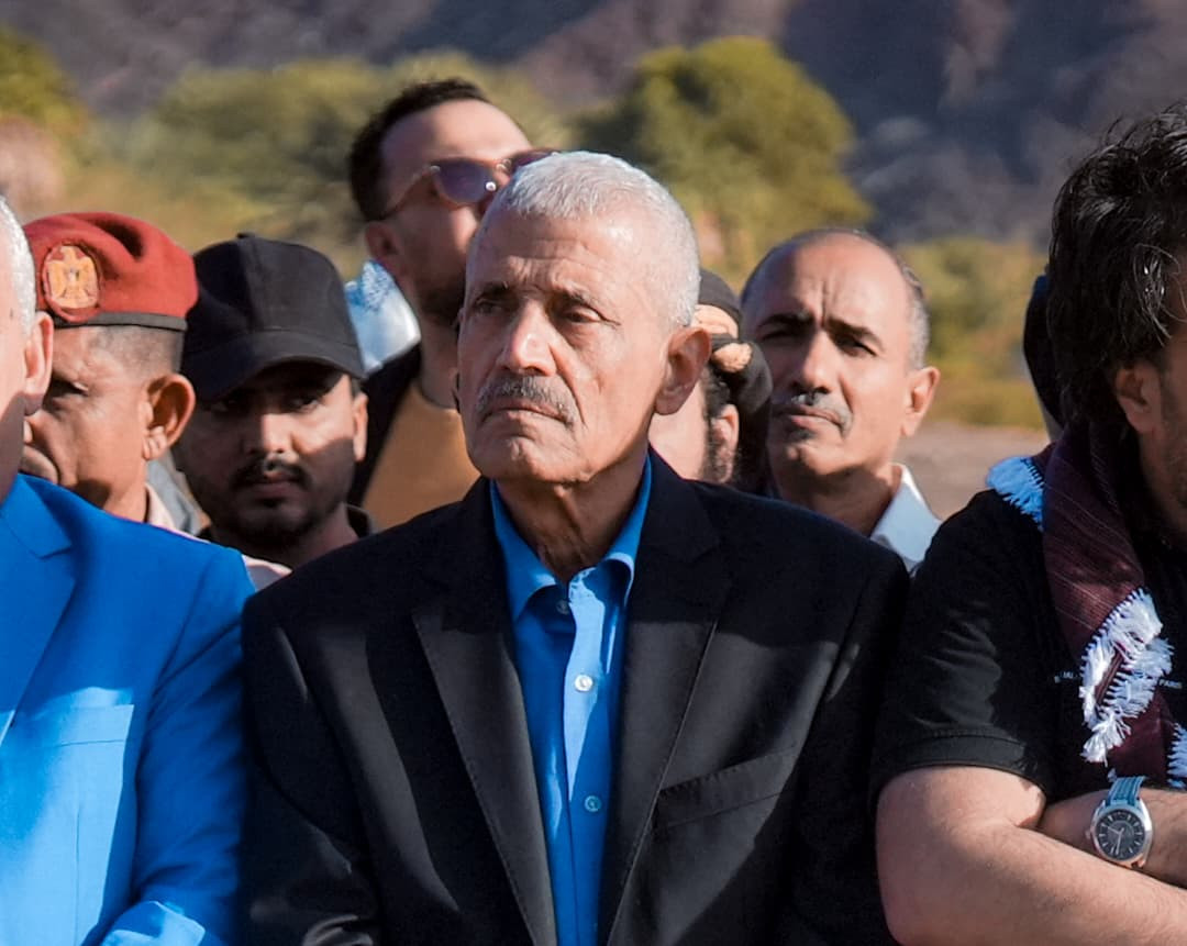الرئيس الزُبيدي يؤدي صلاة الجنازة ويتقدّم جموع مُشيّعي شهداء عملية "المستقبل الواعد" الرئيس الزُبيدي يؤدي صلاة الجنازة ويتقدّم جموع مُشيّعي شهداء عملية "المستقبل الواعد"
