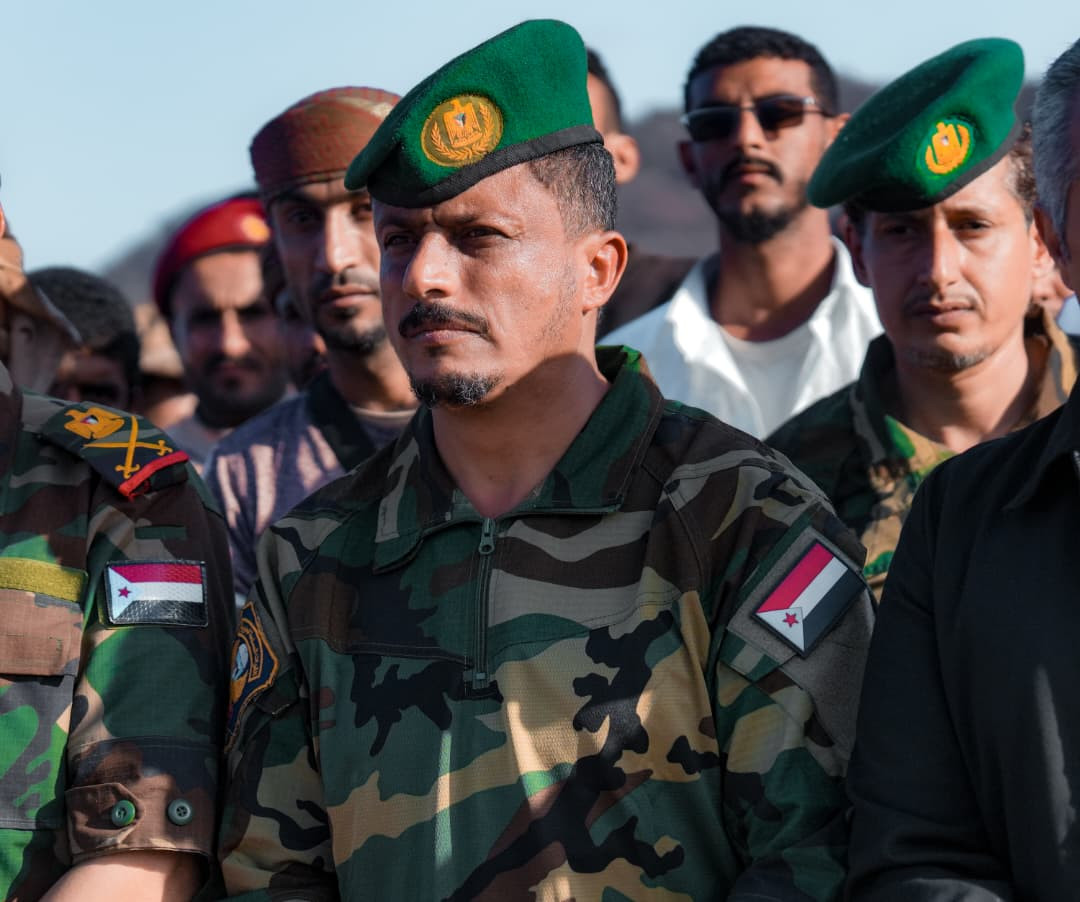الرئيس الزُبيدي يؤدي صلاة الجنازة ويتقدّم جموع مُشيّعي شهداء عملية "المستقبل الواعد" الرئيس الزُبيدي يؤدي صلاة الجنازة ويتقدّم جموع مُشيّعي شهداء عملية "المستقبل الواعد"