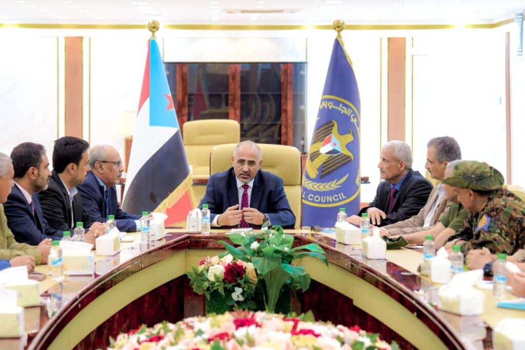 هيئة الرئاسة تقف على مستجدات الأوضاع المأساوية بمحافظتي حضرموت والمهرة وما تتعرض له المرافق فيها من أعمال سلب ونهب وتخريب هيئة الرئاسة تقف على مستجدات الأوضاع المأساوية بمحافظتي حضرموت والمهرة وما تتعرض له المرافق فيها من أعمال سلب ونهب وتخريب