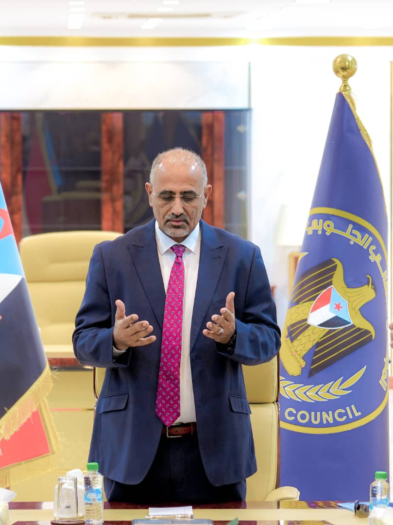 هيئة الرئاسة تقف على مستجدات الأوضاع المأساوية بمحافظتي حضرموت والمهرة وما تتعرض له المرافق فيها من أعمال سلب ونهب وتخريب هيئة الرئاسة تقف على مستجدات الأوضاع المأساوية بمحافظتي حضرموت والمهرة وما تتعرض له المرافق فيها من أعمال سلب ونهب وتخريب