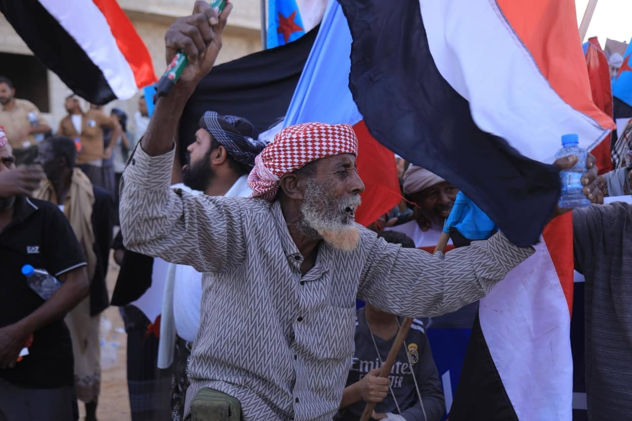 أبناء المهرة يحتشدون في فعالية "الثبات والتصعيد الشعبي" (بيان) أبناء المهرة يحتشدون في فعالية "الثبات والتصعيد الشعبي" (بيان)