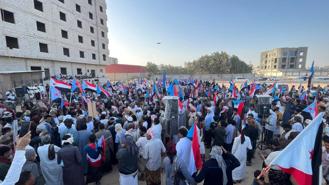 أبناء المهرة يحتشدون في فعالية "الثبات والتصعيد الشعبي" (بيان) أبناء المهرة يحتشدون في فعالية "الثبات والتصعيد الشعبي" (بيان)