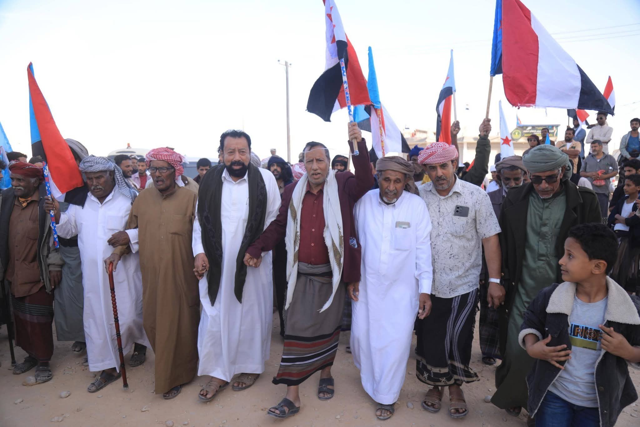 أبناء المهرة يحتشدون في فعالية "الثبات والتصعيد الشعبي" (بيان) أبناء المهرة يحتشدون في فعالية "الثبات والتصعيد الشعبي" (بيان)