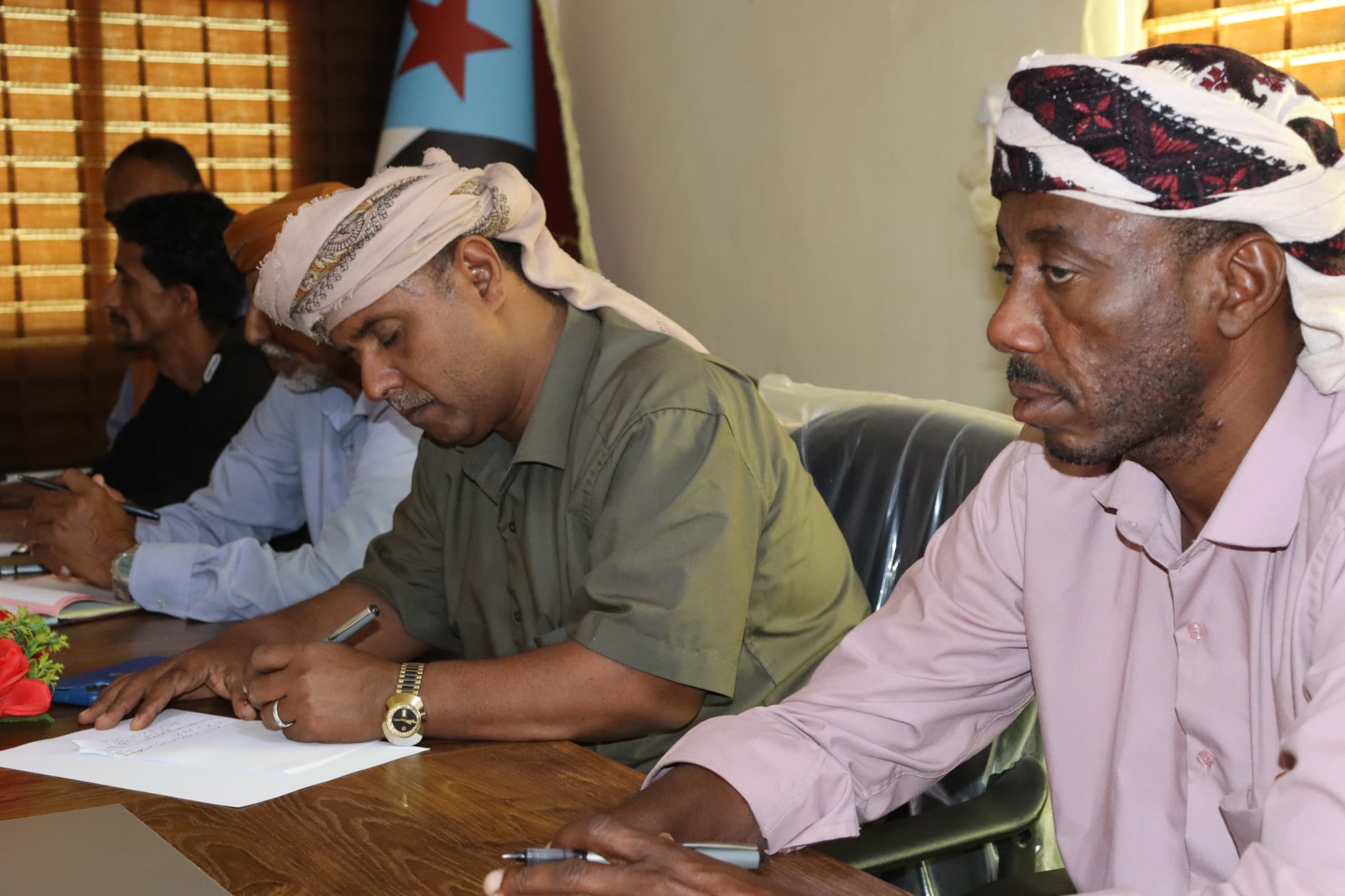 تنفيذية انتقالي سقطرى تبحث التحديات الخدمية وتشدد على أولوية خدمة المواطن تنفيذية انتقالي سقطرى تبحث التحديات الخدمية وتشدد على أولوية خدمة المواطن