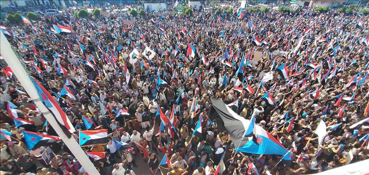 اخبار وتقارير - صور - مشاهدة جوية من مليونية تأييد الإعلان الدستوري بالعاصمة عدن اخبار وتقارير - صور - مشاهدة جوية من مليونية تأييد الإعلان الدستوري بالعاصمة عدن