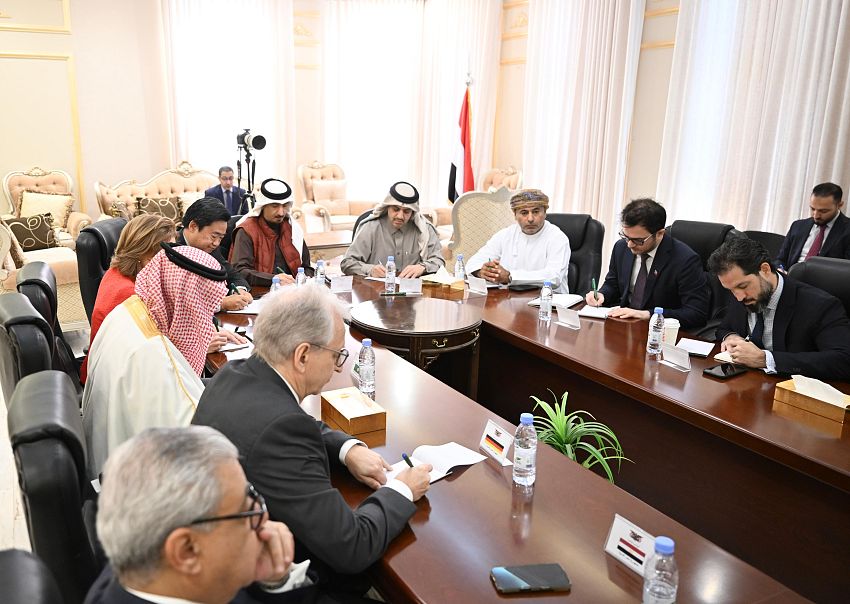 رئيس مجلس القيادة: ما يتحقق على الأرض واعد و يدحض مزاعم الفراغ والسيناريوهات الاسوأ - رئيس مجلس القيادة: ما يتحقق على الأرض واعد و يدحض مزاعم الفراغ والسيناريوهات الاسوأ -