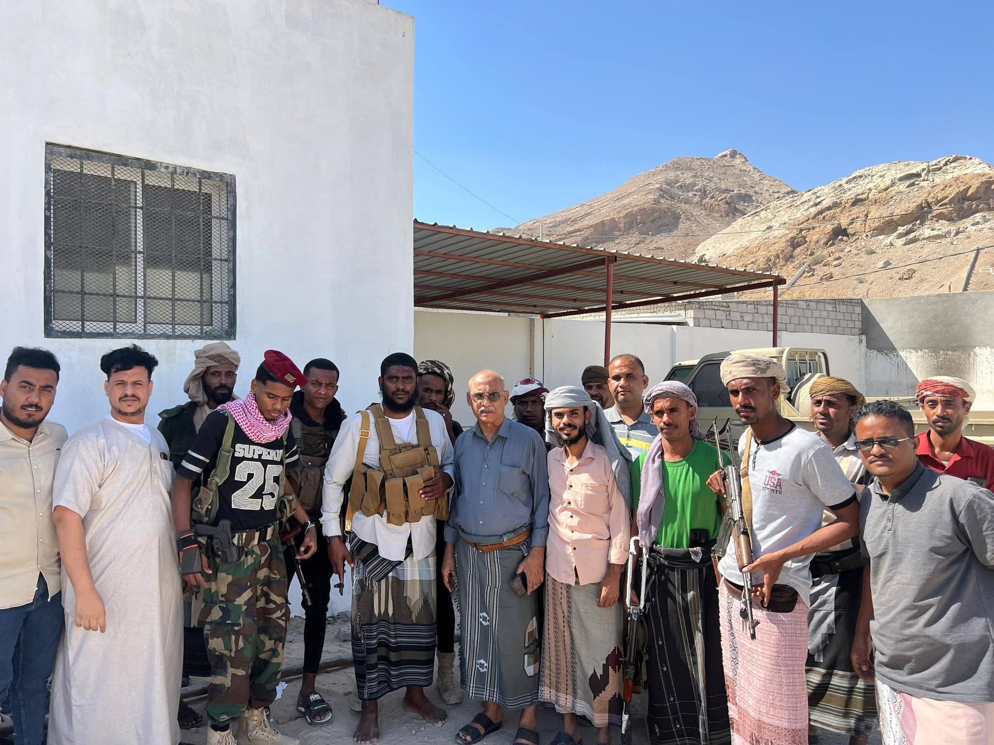 رئيس نيابة استئناف حضرموت: لا تهاون مع أي اعتداء على الأمن أو الممتلكات العامة - رئيس نيابة استئناف حضرموت: لا تهاون مع أي اعتداء على الأمن أو الممتلكات العامة -