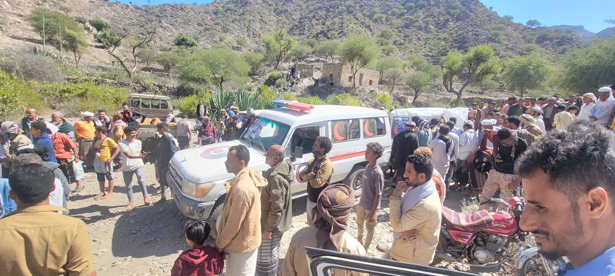 بموكب جنائزي مهيب.. ردفان تودّع كوكبة من شهدائها الذين قضوا نحبهم جرّاء القصف السعودي في حضرموت - بموكب جنائزي مهيب.. ردفان تودّع كوكبة من شهدائها الذين قضوا نحبهم جرّاء القصف السعودي في حضرموت -