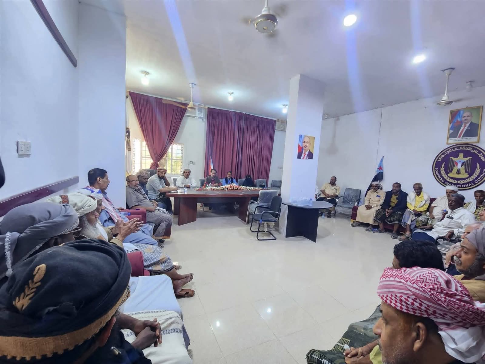 لقاء تشاوري لانتقالي المهرة يناقش التطورات السياسية والعسكرية ويؤكد التمسك بالثوابت الوطنية - لقاء تشاوري لانتقالي المهرة يناقش التطورات السياسية والعسكرية ويؤكد التمسك بالثوابت الوطنية -