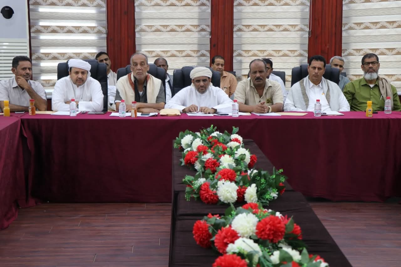 محافظ المهرة يترأس الاجتماع الاعتيادي الأول للمكتب التنفيذي للعام 2026م محافظ المهرة يترأس الاجتماع الاعتيادي الأول للمكتب التنفيذي للعام 2026م