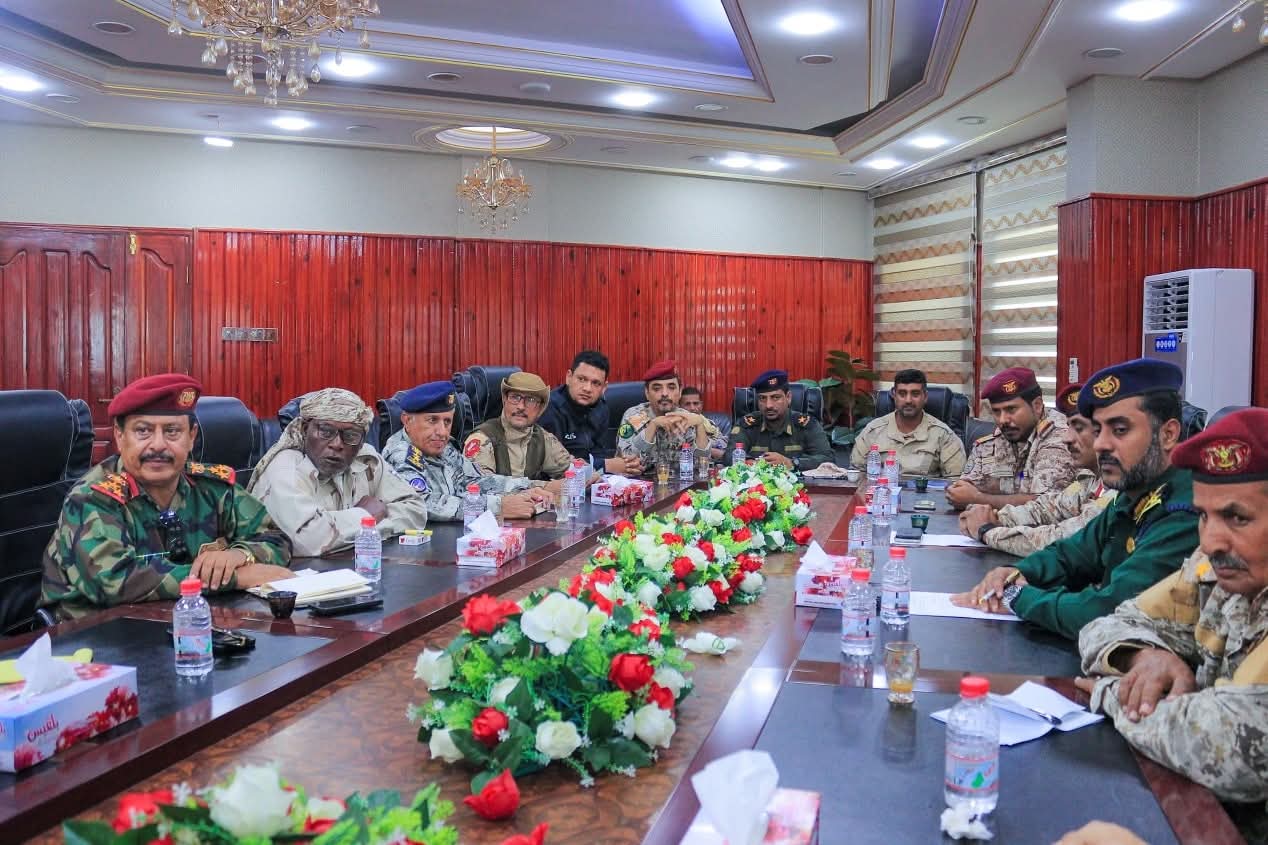 محافظ المهرة يترأس اجتماع اللجنة الأمنية ويؤكد أهمية التنسيق بين الوحدات العسكرية والأمنية - محافظ المهرة يترأس اجتماع اللجنة الأمنية ويؤكد أهمية التنسيق بين الوحدات العسكرية والأمنية -