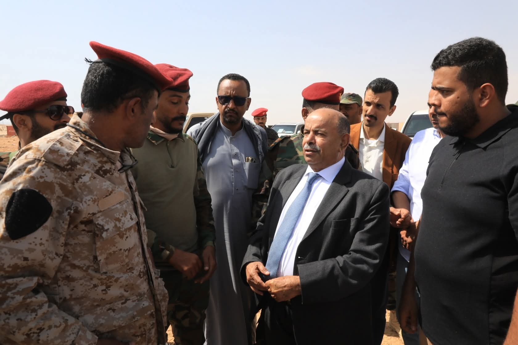 الخنبشي يدشن أول الرحلات الدولية لمطار الريان ويتفقد المواقع العسكرية المتضررة عقب الأحداث الأخيرة - الخنبشي يدشن أول الرحلات الدولية لمطار الريان ويتفقد المواقع العسكرية المتضررة عقب الأحداث الأخيرة -