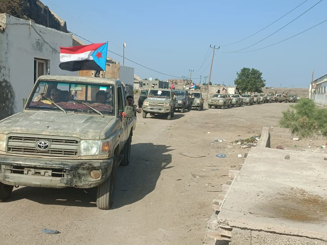 قوات العمالقة الجنوبية تسلّم معسكر جبل حديد لقوات أمن المنشآت - قوات العمالقة الجنوبية تسلّم معسكر جبل حديد لقوات أمن المنشآت -