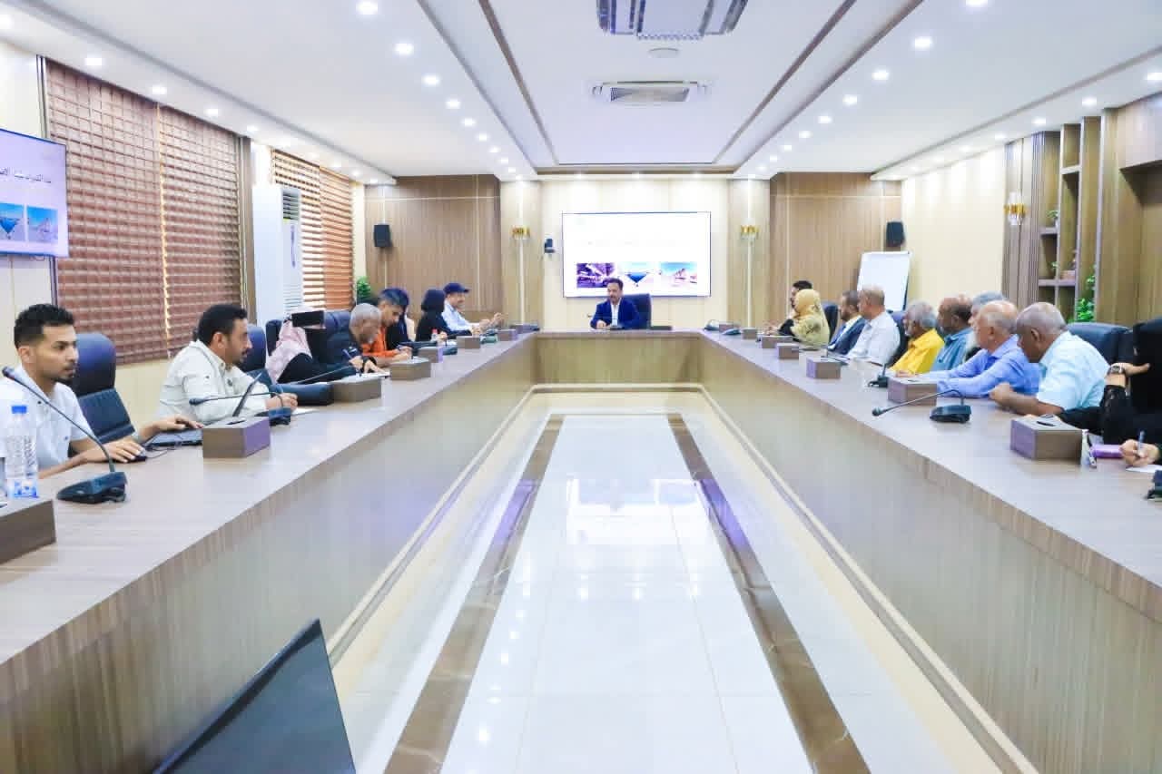 اختتام ورشة عرض الإطار الاستراتيجي لتأهيل ميناء الاصطياد السمكي بعدن اختتام ورشة عرض الإطار الاستراتيجي لتأهيل ميناء الاصطياد السمكي بعدن