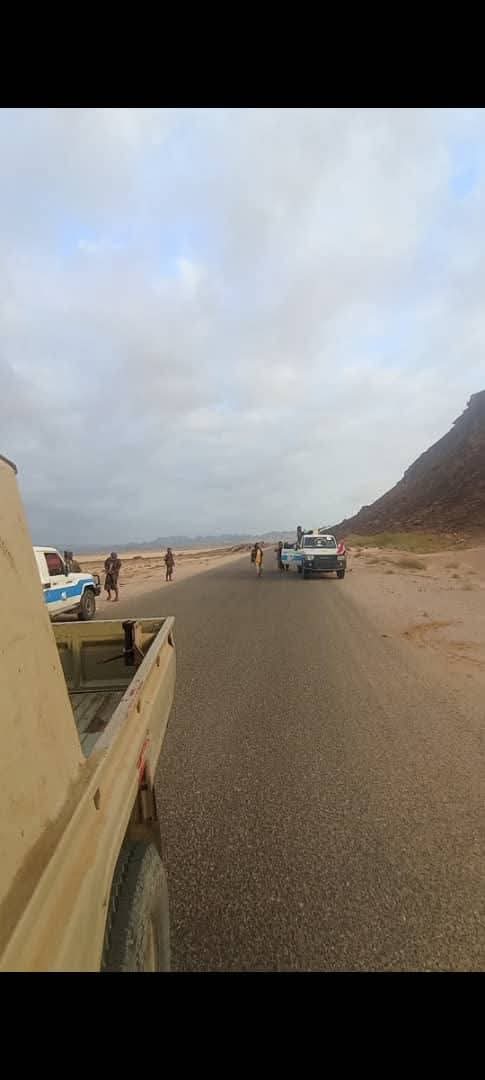 قوات أمن أبين تفشل احتجاز ناقلات وقود كهرباء عدن وتشتبك مع عناصر خارجة عن النظام في أحور - قوات أمن أبين تفشل احتجاز ناقلات وقود كهرباء عدن وتشتبك مع عناصر خارجة عن النظام في أحور -