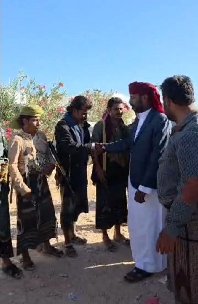 الشيخ عمرو بن حبريش يزور بعض المعسكرات بالهضبة الشيخ عمرو بن حبريش يزور بعض المعسكرات بالهضبة