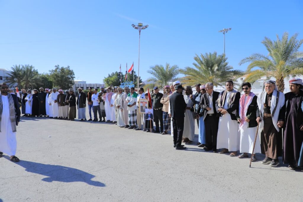أعلن 3يناير يوم النصر .. محافظ حضرموت يصل سيئون عقب نجاح عملية "استلام المعسكرات" لتأمين الوادي وتطبيع الحياة في حضرموت أعلن 3يناير يوم النصر .. محافظ حضرموت يصل سيئون عقب نجاح عملية "استلام المعسكرات" لتأمين الوادي وتطبيع الحياة في حضرموت