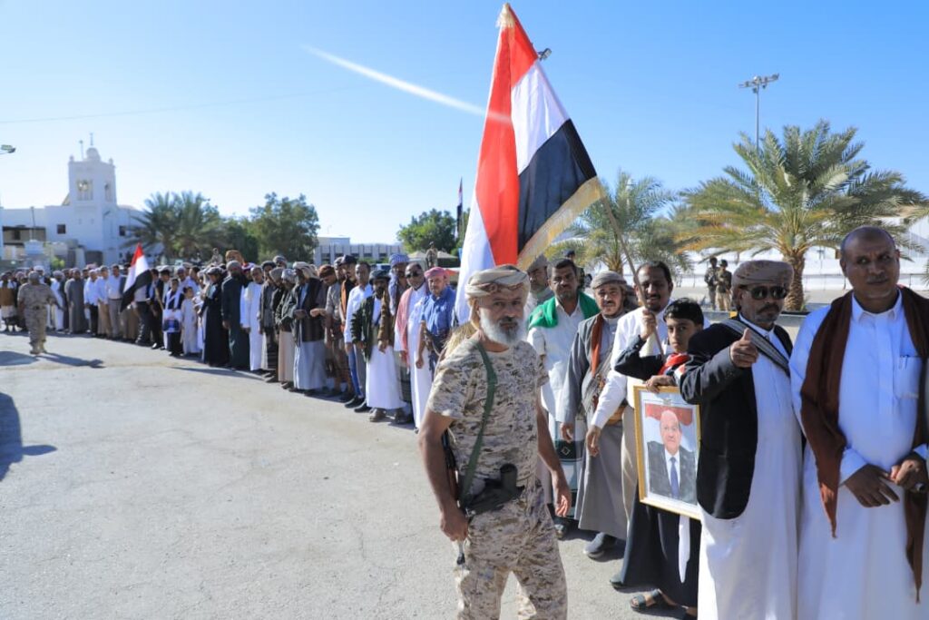 أعلن 3يناير يوم النصر .. محافظ حضرموت يصل سيئون عقب نجاح عملية "استلام المعسكرات" لتأمين الوادي وتطبيع الحياة في حضرموت أعلن 3يناير يوم النصر .. محافظ حضرموت يصل سيئون عقب نجاح عملية "استلام المعسكرات" لتأمين الوادي وتطبيع الحياة في حضرموت