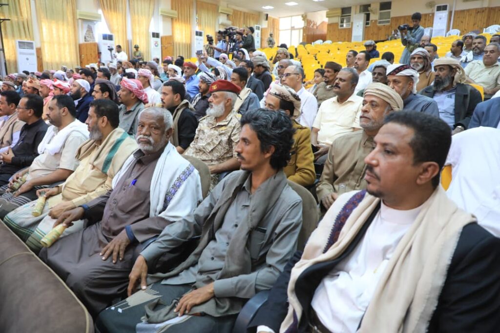 في لقاء عام بقيادة السلطة المحلية واعضاء المكتب التنفيذي وأعضاء مجلسي النواب والشورى والقيادات السياسية بوادي وصحراء حضرموت في لقاء عام بقيادة السلطة المحلية واعضاء المكتب التنفيذي وأعضاء مجلسي النواب والشورى والقيادات السياسية بوادي وصحراء حضرموت