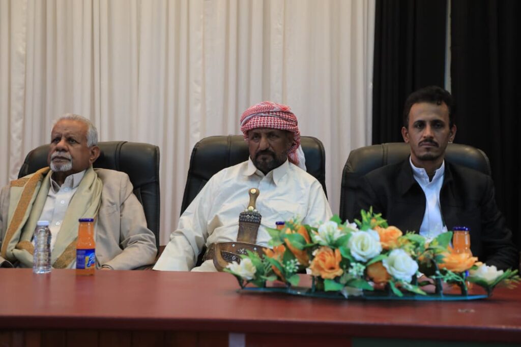 في لقاء عام بقيادة السلطة المحلية واعضاء المكتب التنفيذي وأعضاء مجلسي النواب والشورى والقيادات السياسية بوادي وصحراء حضرموت في لقاء عام بقيادة السلطة المحلية واعضاء المكتب التنفيذي وأعضاء مجلسي النواب والشورى والقيادات السياسية بوادي وصحراء حضرموت