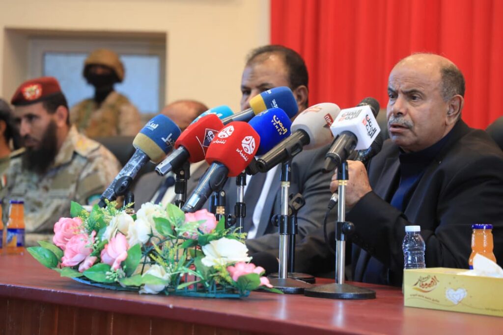 في لقاء عام بقيادة السلطة المحلية واعضاء المكتب التنفيذي وأعضاء مجلسي النواب والشورى والقيادات السياسية بوادي وصحراء حضرموت في لقاء عام بقيادة السلطة المحلية واعضاء المكتب التنفيذي وأعضاء مجلسي النواب والشورى والقيادات السياسية بوادي وصحراء حضرموت