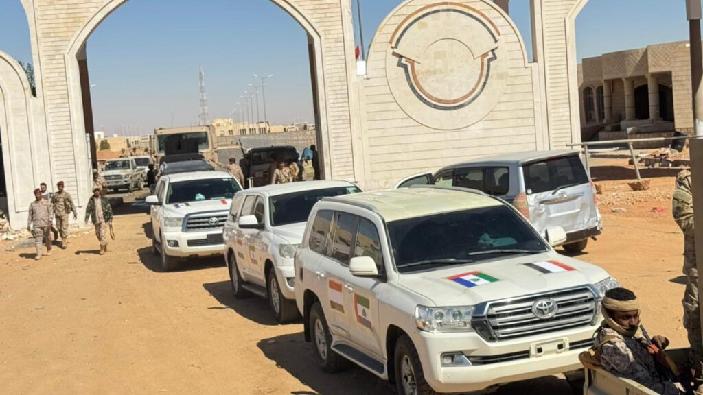 أعلن 3 يناير يوم النصر :محافظ حضرموت يصل سيئون عقب نجاح عملية "استلام المعسكرات" لتأمين الوادي وتطبيع الحياة في حضرموت "صور" أعلن 3 يناير يوم النصر :محافظ حضرموت يصل سيئون عقب نجاح عملية "استلام المعسكرات" لتأمين الوادي وتطبيع الحياة في حضرموت "صور"