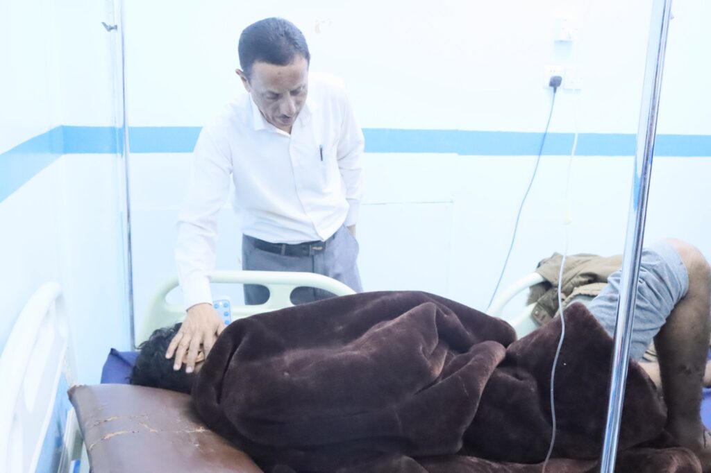 الدكتور العمودي يتفقد الجرحى بهيئة مستشفى سيئون ومستشفى بن زيلع الحديث الدكتور العمودي يتفقد الجرحى بهيئة مستشفى سيئون ومستشفى بن زيلع الحديث