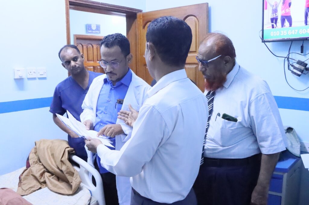 الدكتور العمودي يتفقد الجرحى بهيئة مستشفى سيئون ومستشفى بن زيلع الحديث الدكتور العمودي يتفقد الجرحى بهيئة مستشفى سيئون ومستشفى بن زيلع الحديث