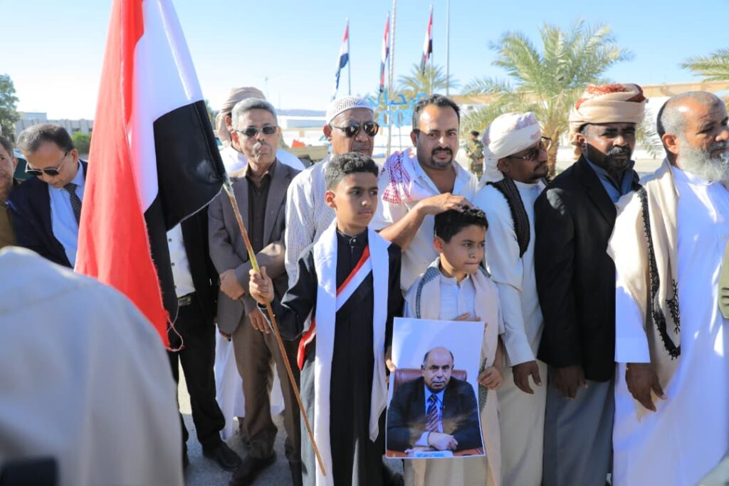 أعلن 3 يناير يوم النصر :محافظ حضرموت يصل سيئون عقب نجاح عملية "استلام المعسكرات" لتأمين الوادي وتطبيع الحياة في حضرموت "صور" أعلن 3 يناير يوم النصر :محافظ حضرموت يصل سيئون عقب نجاح عملية "استلام المعسكرات" لتأمين الوادي وتطبيع الحياة في حضرموت "صور"